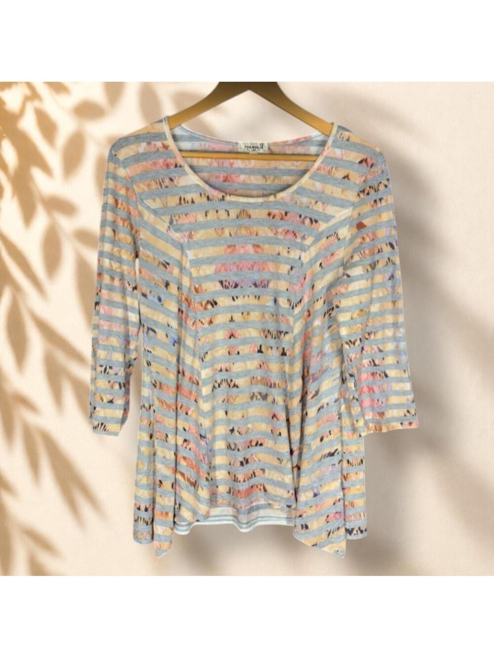 One World T-Shirt Women M Medium Gray Striped 3/4 Sleeve Round Neck Rayon Casual